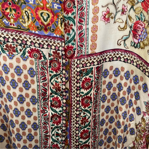 SFIZIO Printed Button Up Blouse - Picture 5 of 7